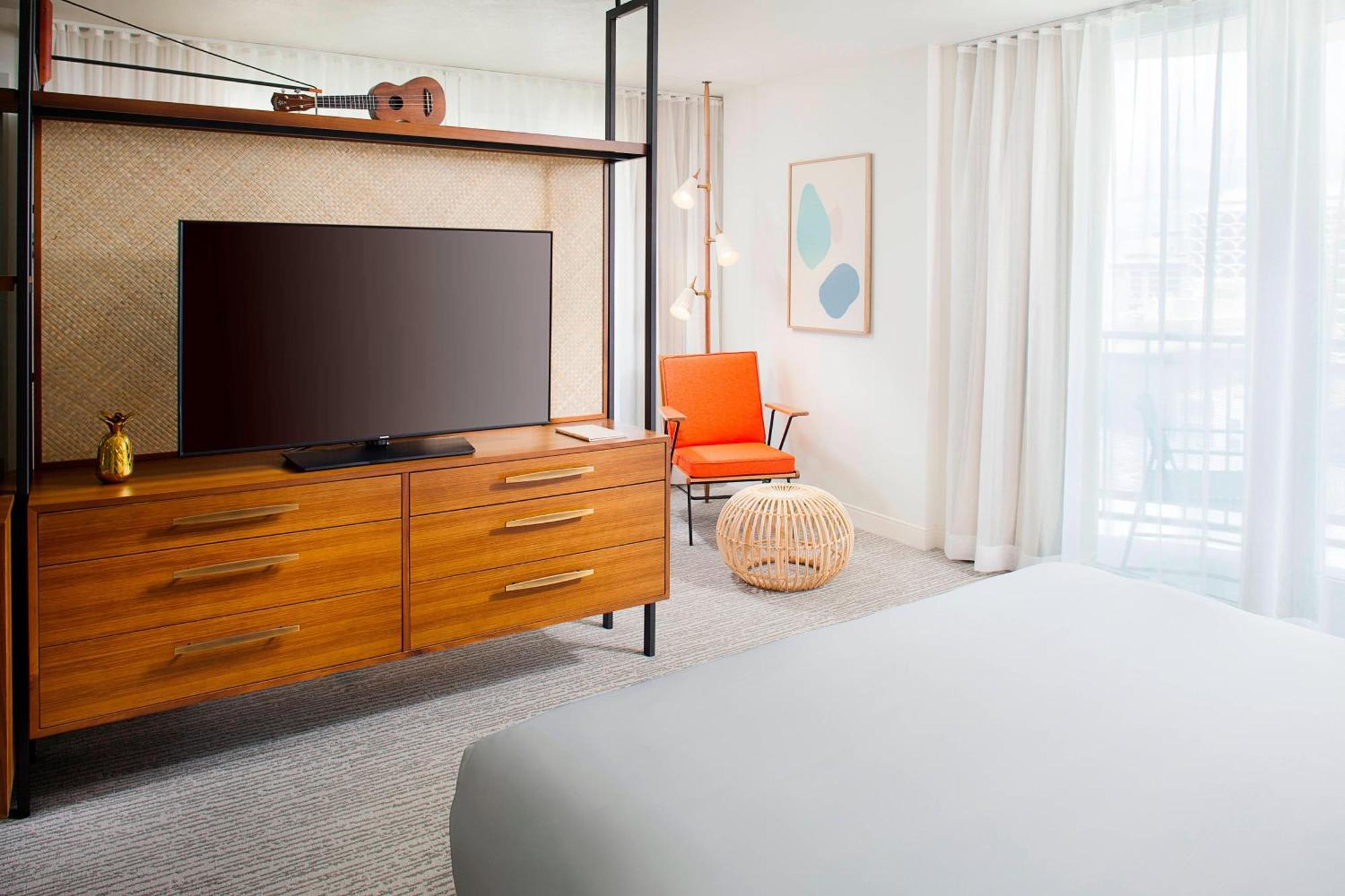 Premium Corner Suite One King Bed Twin Daybed,1643145455:JPEG