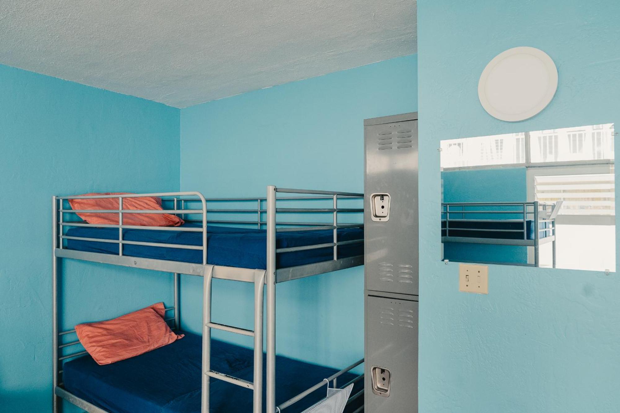 Single Bed 6-Bed Dormitory Room